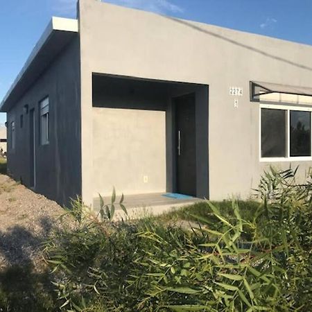 Comoda Casa Con Jardin En Colonia Del Sacramento Kültér fotó