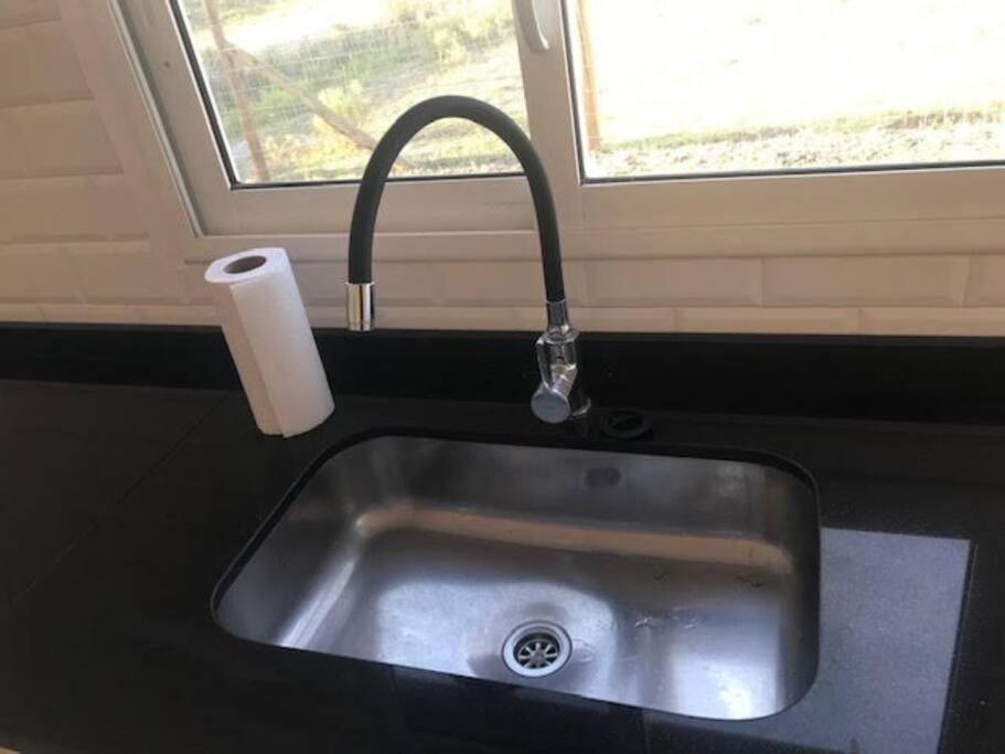 Comoda Casa Con Jardin En Colonia Del Sacramento Kültér fotó